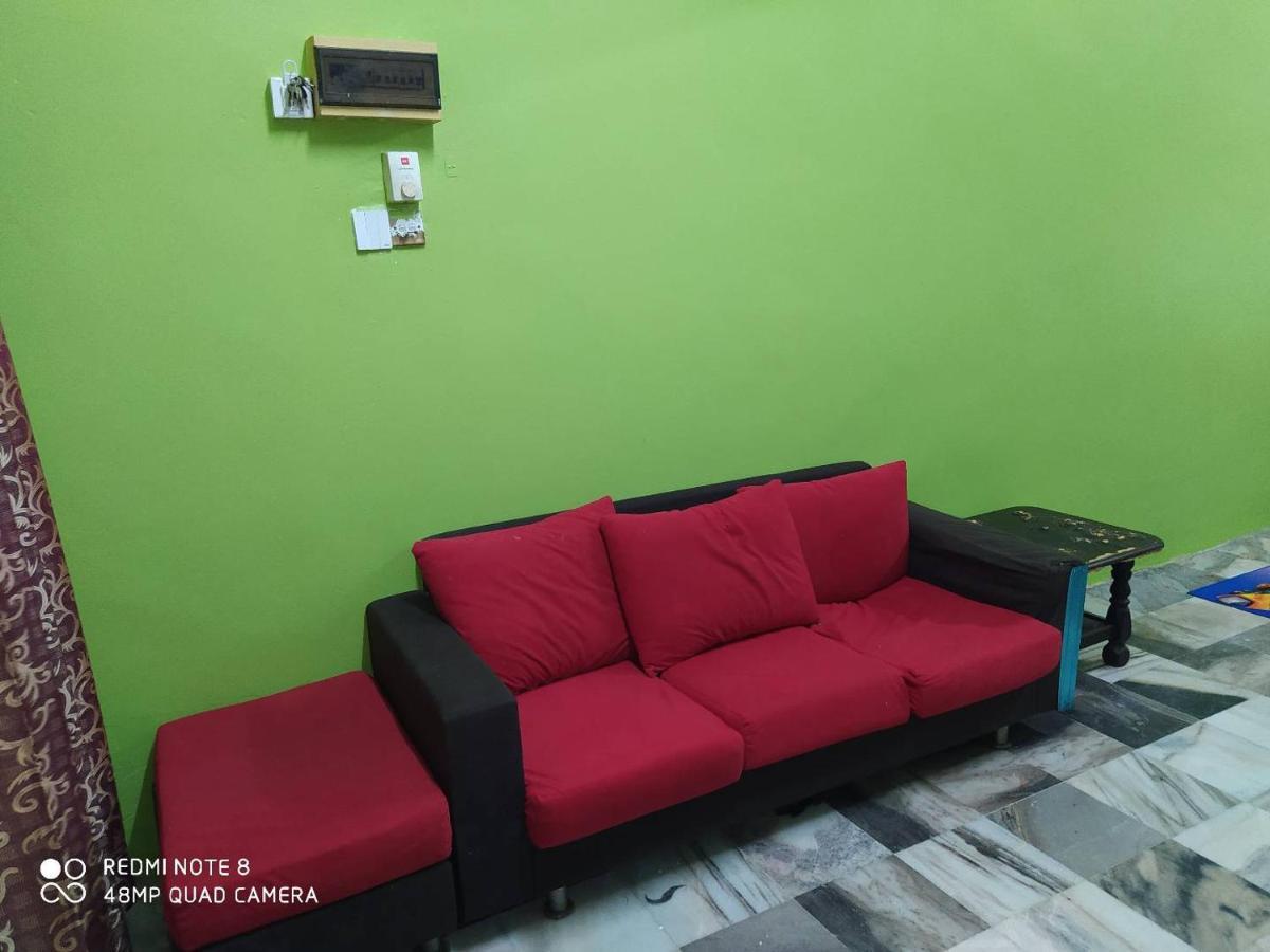 Homestay D' Tengah Bandar Kuala Rompin Exterior photo